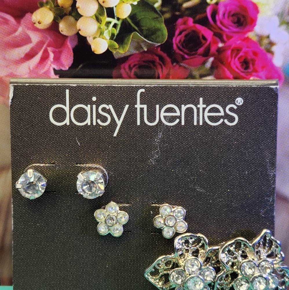 #1525 daisy Fuentes EARRINGS SET OF 3, CRYSTAL STONES. NEW - Picture 5 of 6